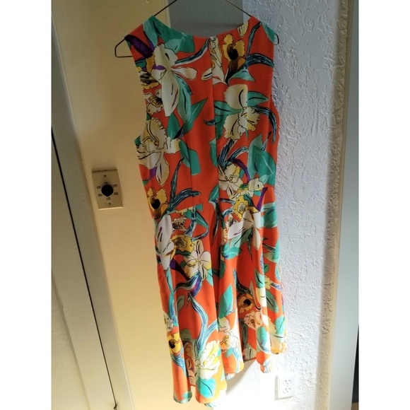 Retro/Mod Spring Floral Dress - Picture 2 of 4